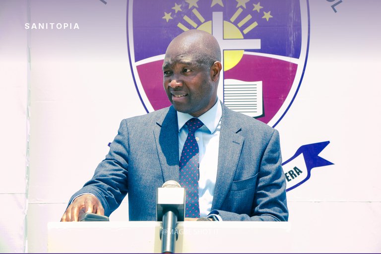 Richard Kojo Acheampong speaking at the school